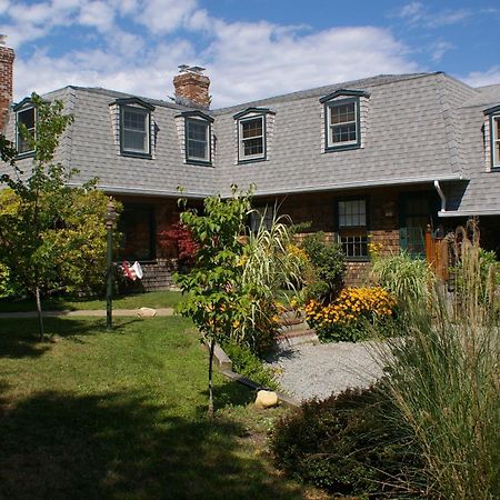 Charles And Charles Mv Bed & Breakfast Vineyard Haven Exterior foto