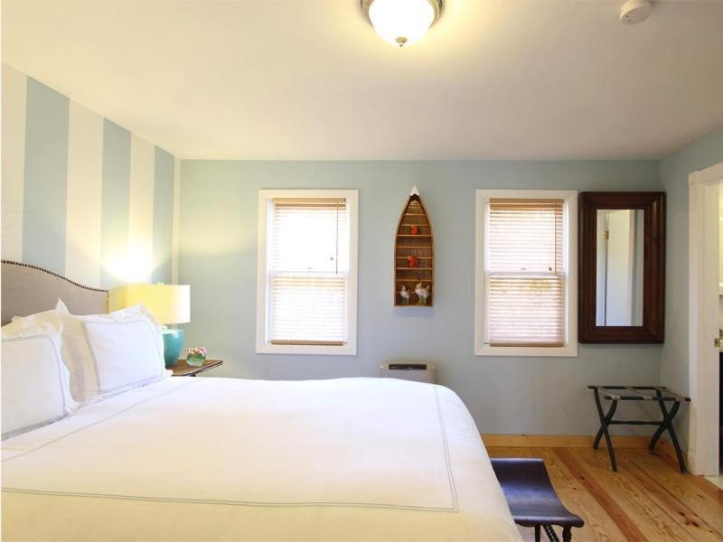 Charles And Charles Mv Bed & Breakfast Vineyard Haven Exterior foto